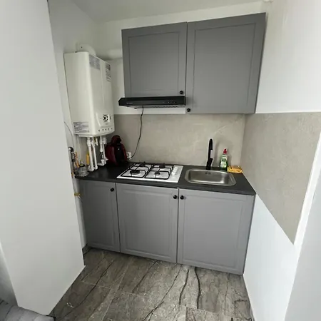 Everest 33 Ap 3 Apartment *