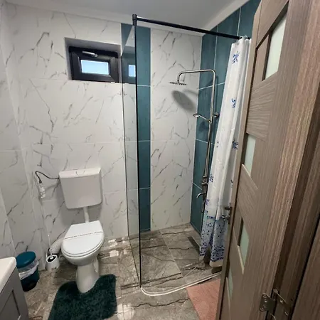 Everest 33 Ap 3 Apartment