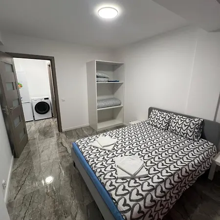 Everest 33 Ap 3 Bucharest