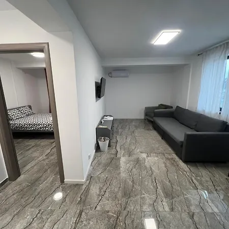 Everest 33 Ap 3 Apartment Bucharest