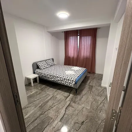 Everest 33 Ap 3 * Bucarest