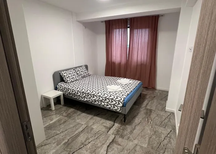 Everest 33 Ap 3 * Bukarest